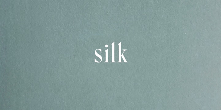 Schriftart Silk Serif Condensed